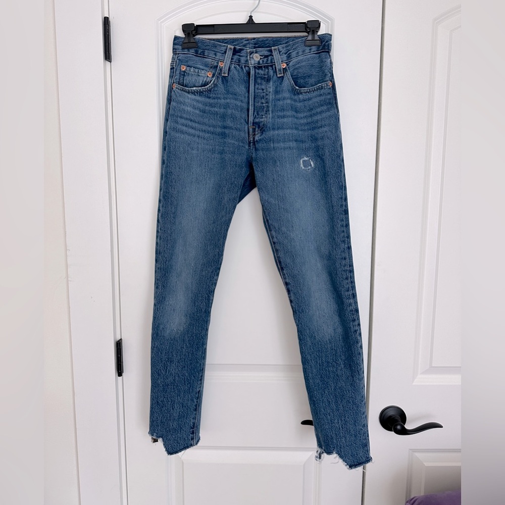 Levi's 501 Medium Wash Skinny Raw Hem 25x28
